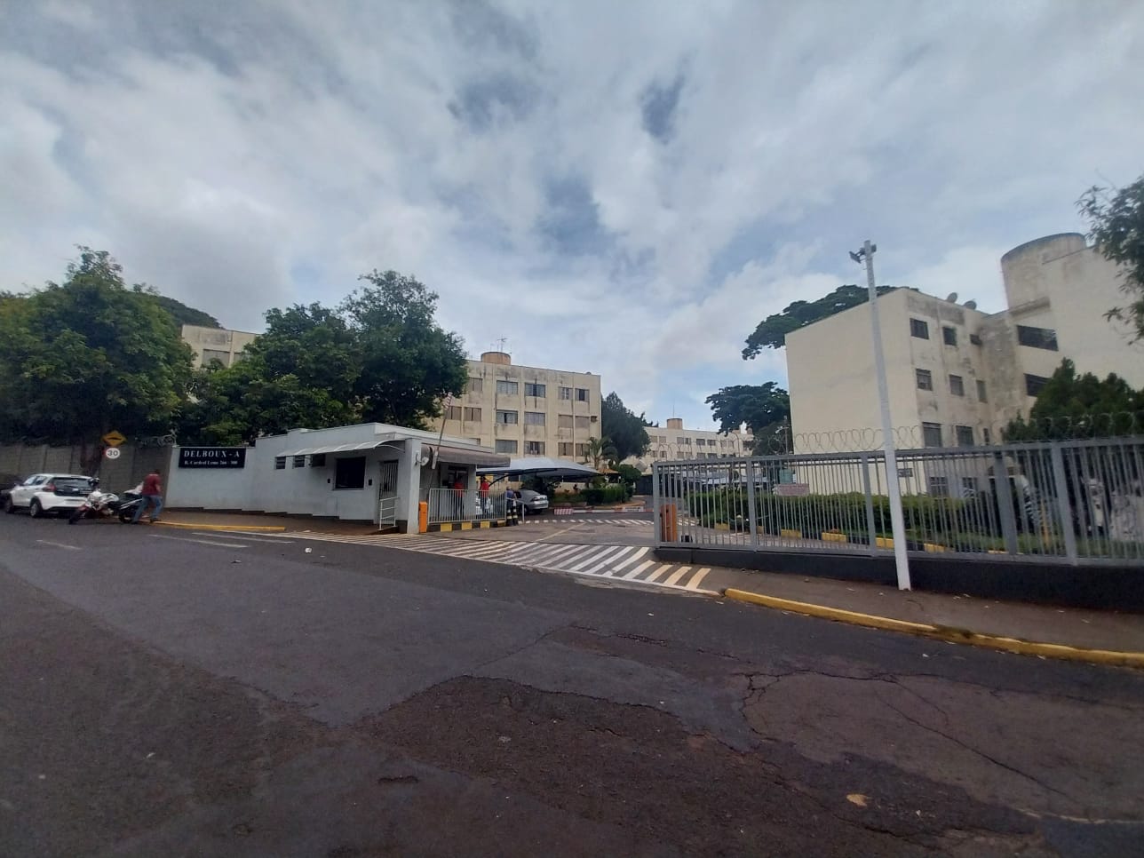 RUA CARDEAL LEME 300 APTO 34, BLOCO 11 A, CONJ. HAB. DOM MANOEL DA SILVEIRA D'ELBOUX - VILA VIRGINIA - Ribeirão Preto/SP — foto principal